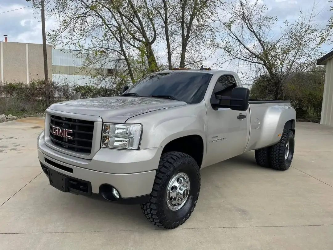 White GMC Sierra 3500HD SLE