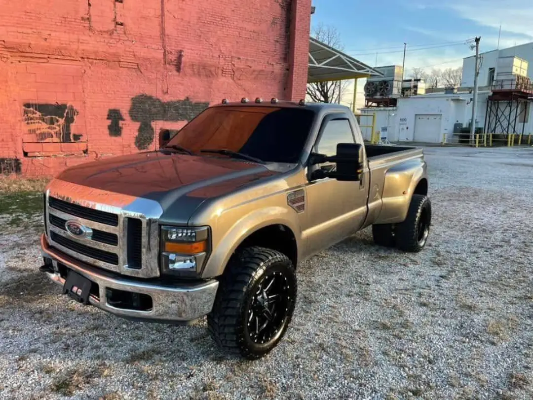 Tan Ford F-350 XLT