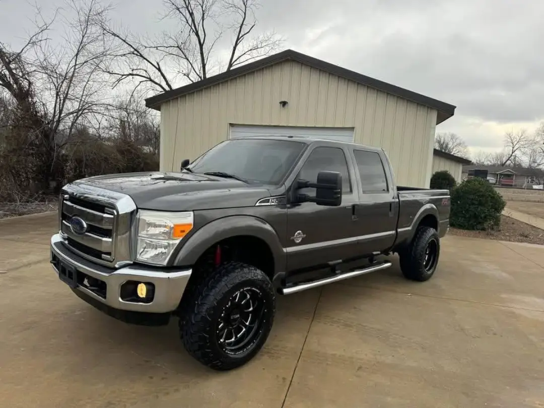Gray Ford F-250 XLT