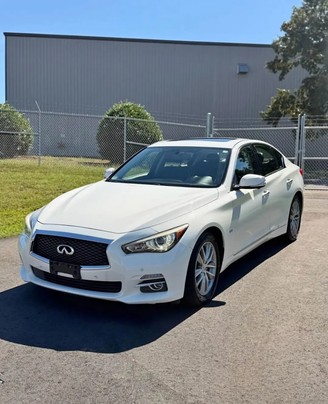White INFINITI Q50