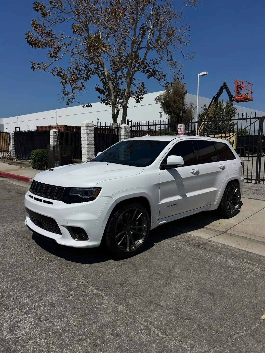 Ivory Pearl Tri Coat Jeep Grand Cherokee Trackhawk