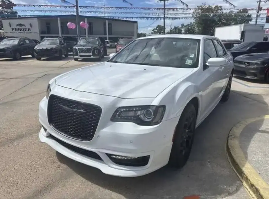 Bright White Clearcoat Chrysler 300 Touring