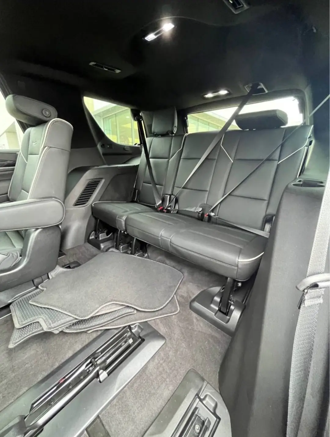 Cadillac Escalade Sport gallery photo 12
