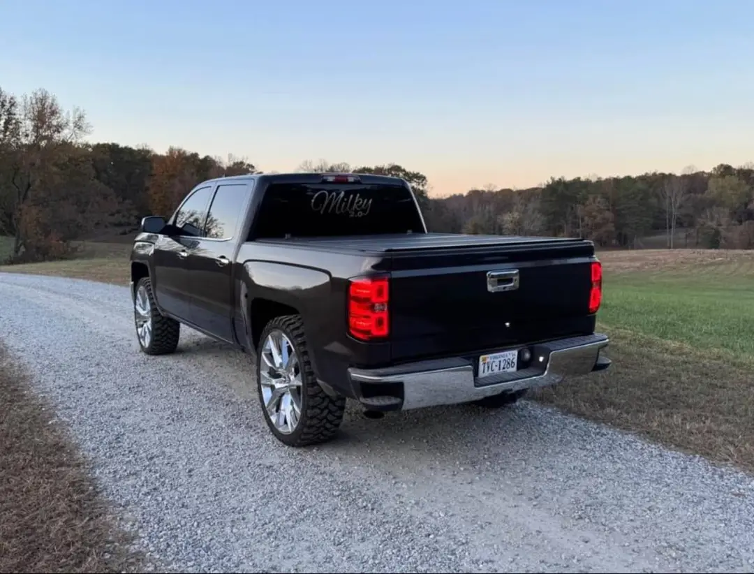 Chevrolet Silverado 1500 LT gallery photo 2
