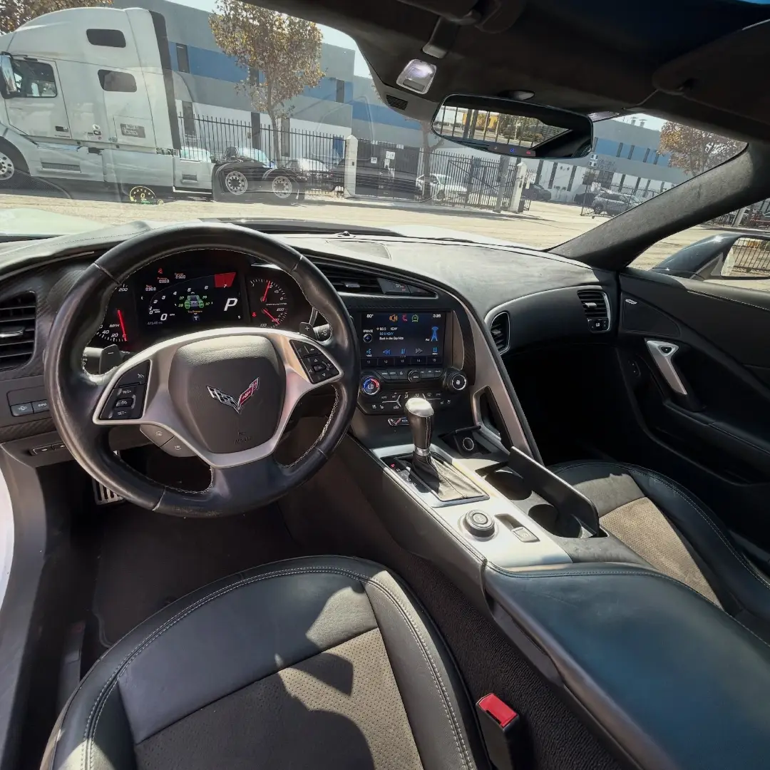 Chevrolet Corvette Stingray Z51 3LT gallery photo 6