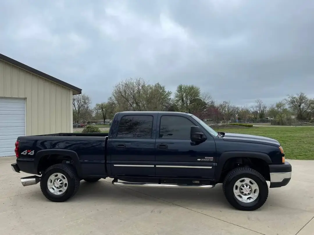 Chevrolet Silverado 2500HD LT gallery photo 2