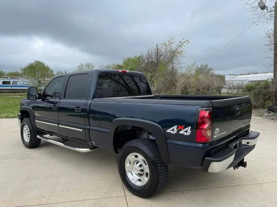 Chevrolet Silverado 2500HD LT gallery photo 3