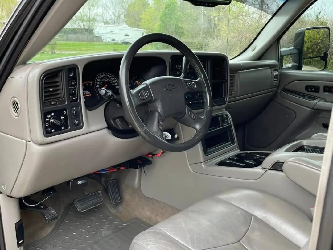 Chevrolet Silverado 2500HD LT gallery photo 7