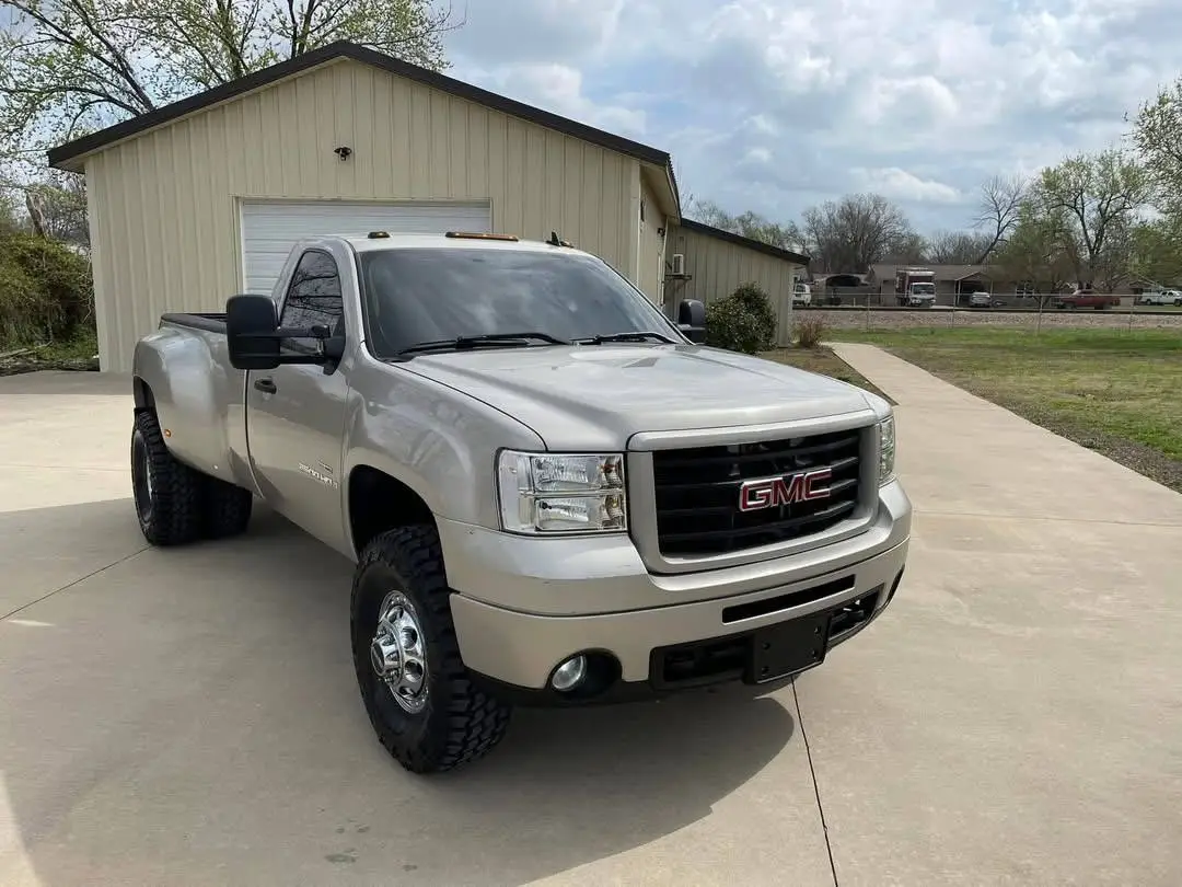 GMC Sierra 3500HD SLE gallery photo 6
