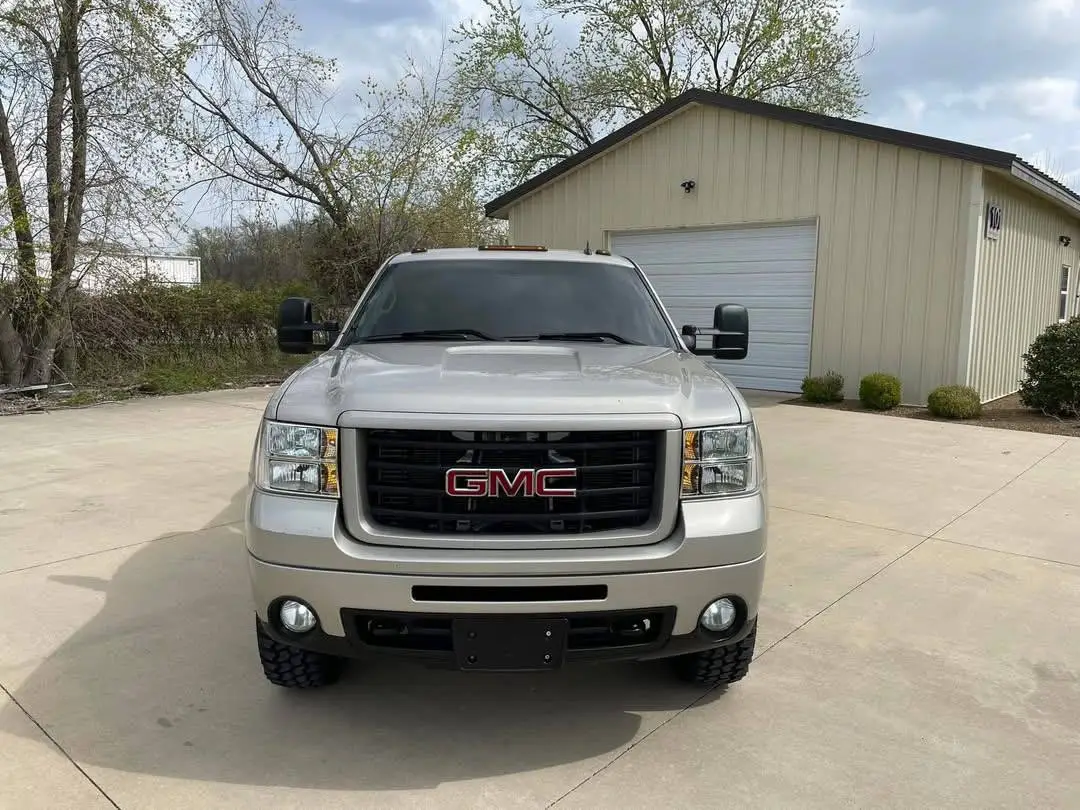 GMC Sierra 3500HD SLE gallery photo 8