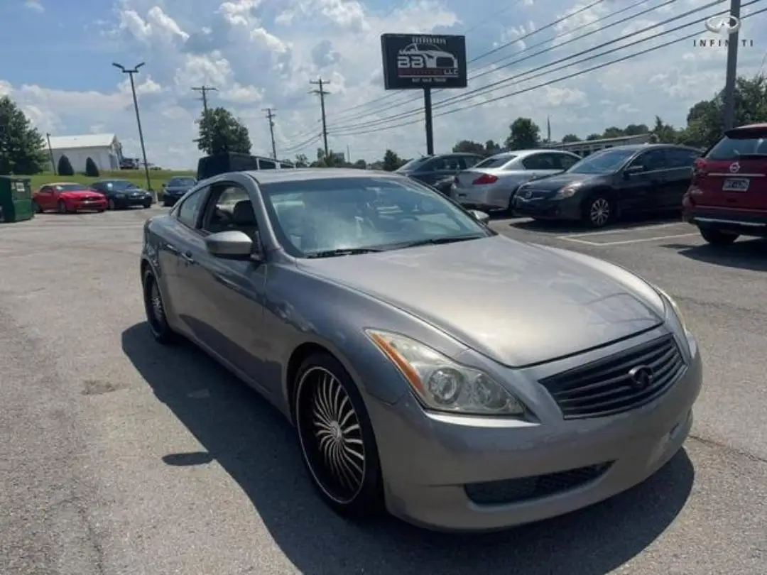 INFINITI G37 Journey gallery photo 2