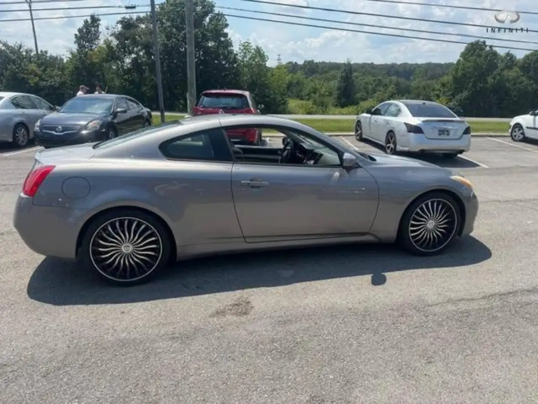INFINITI G37 Journey gallery photo 3