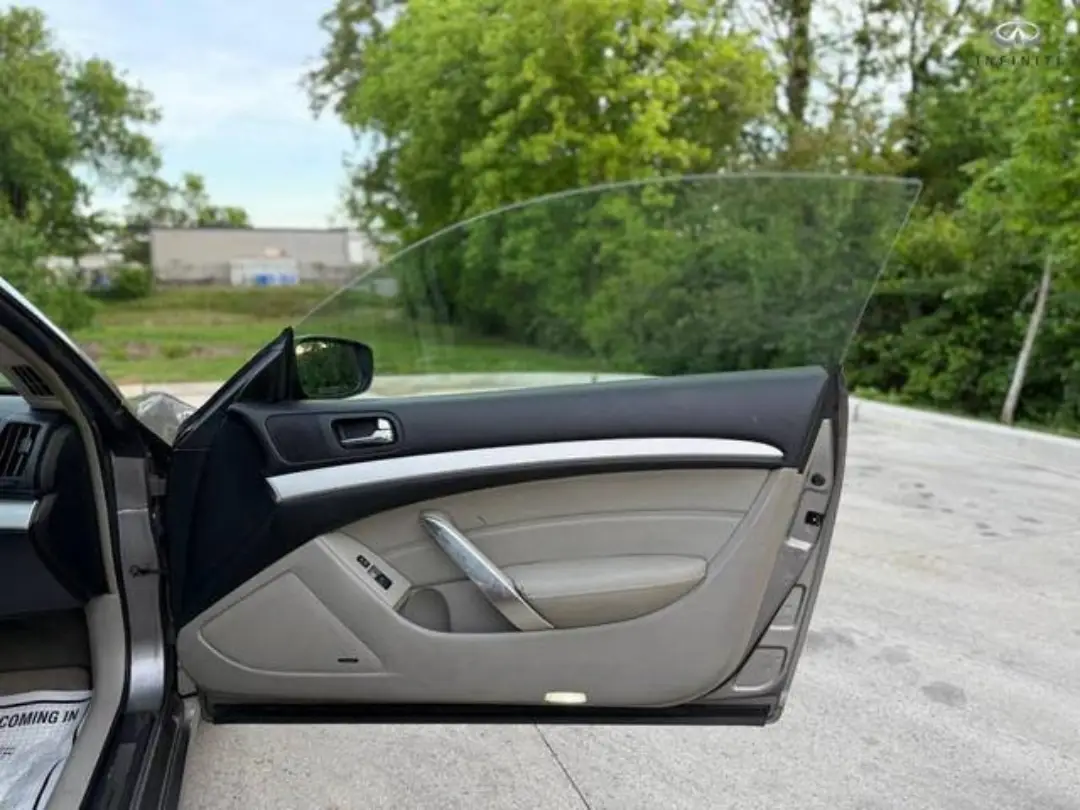 INFINITI G37 Journey gallery photo 7