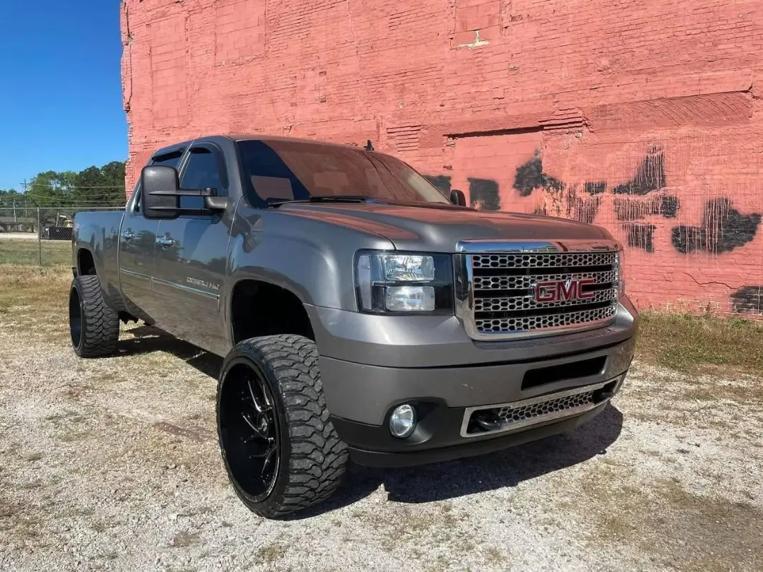 GMC Sierra 2500HD Denali gallery photo 5