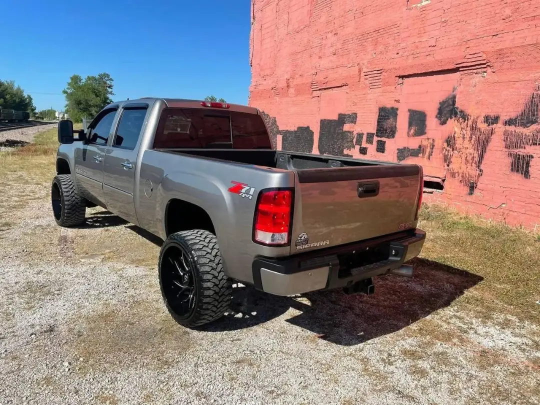 GMC Sierra 2500HD Denali gallery photo 10