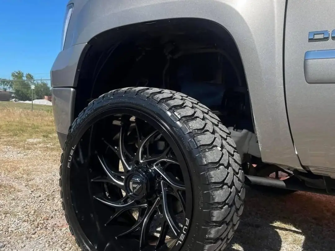 GMC Sierra 2500HD Denali gallery photo 11