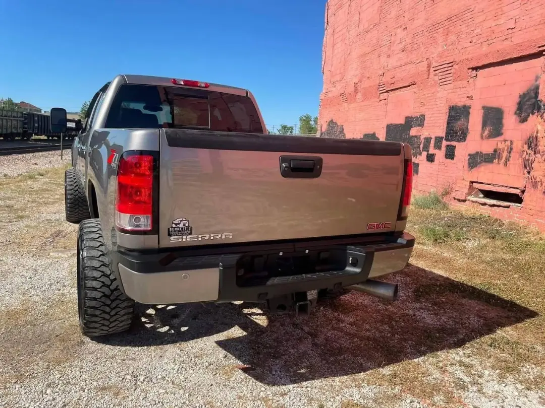 GMC Sierra 2500HD Denali gallery photo 12