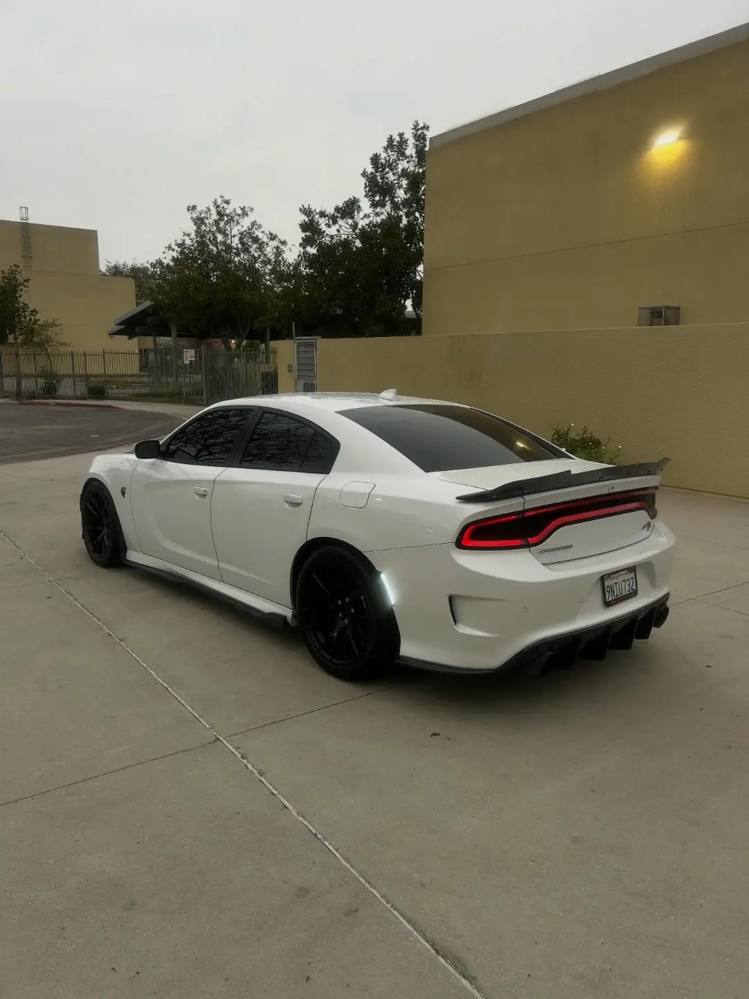 Dodge Charger SRT Hellcat gallery photo 2