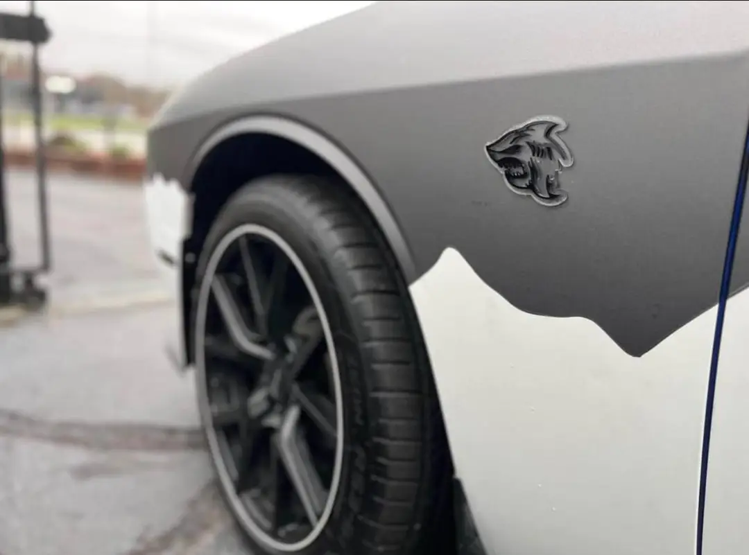 Dodge Challenger SXT Plus gallery photo 5
