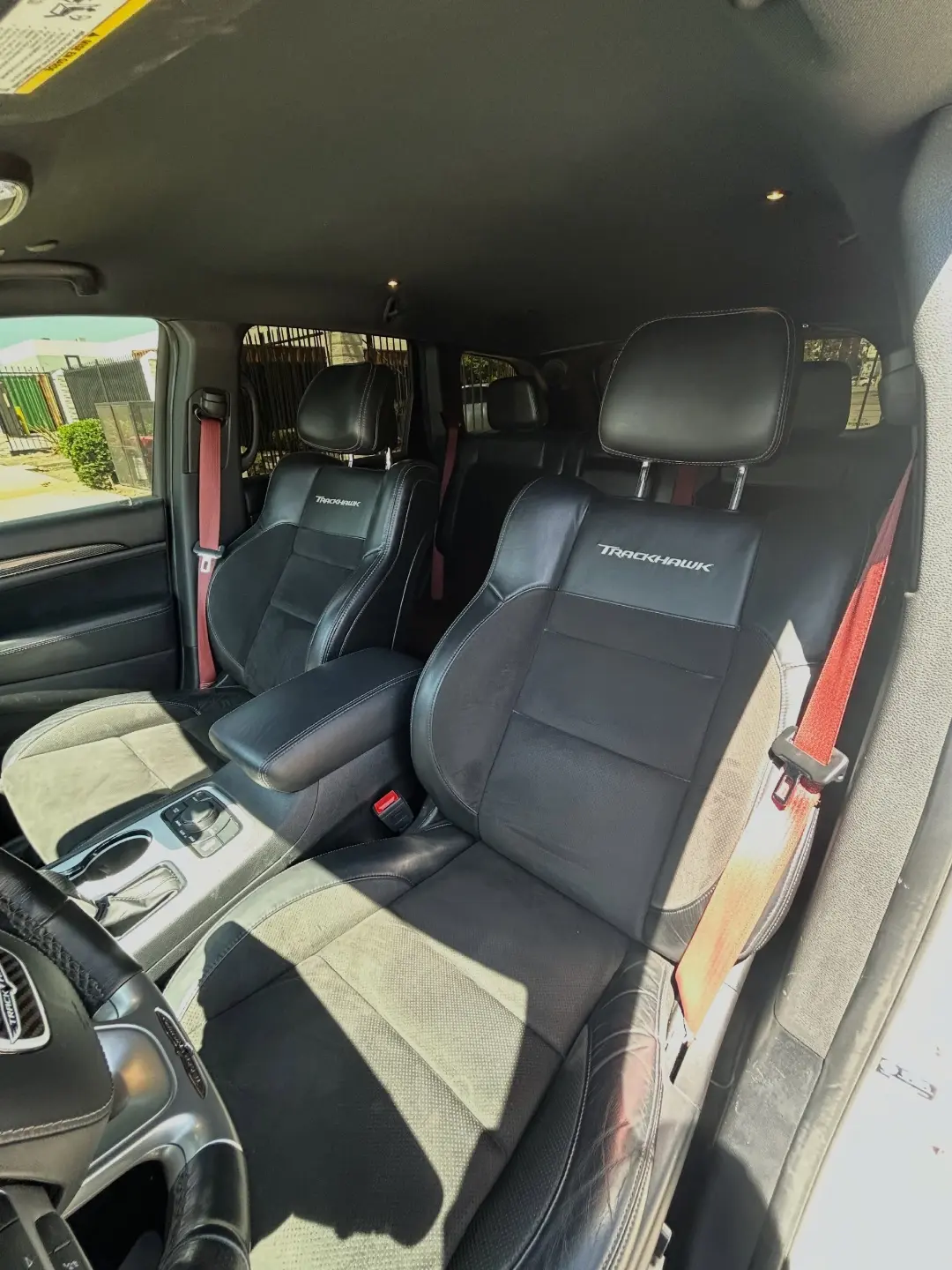 Jeep Grand Cherokee Trackhawk gallery photo 2