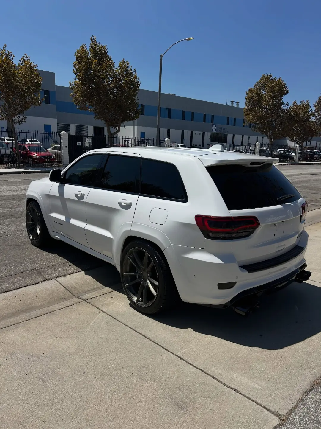 Jeep Grand Cherokee Trackhawk gallery photo 4