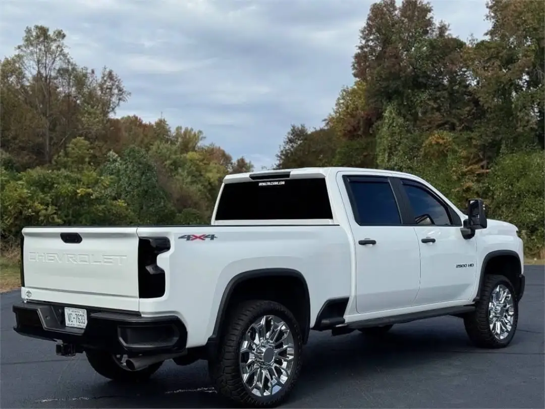 Chevrolet Silverado 2500HD Custom gallery photo 2