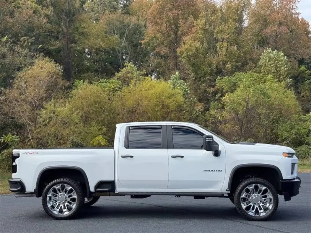 Chevrolet Silverado 2500HD Custom gallery photo 4