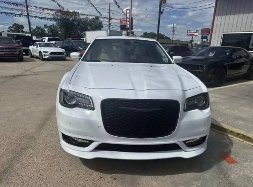 Chrysler 300 Touring gallery photo 2