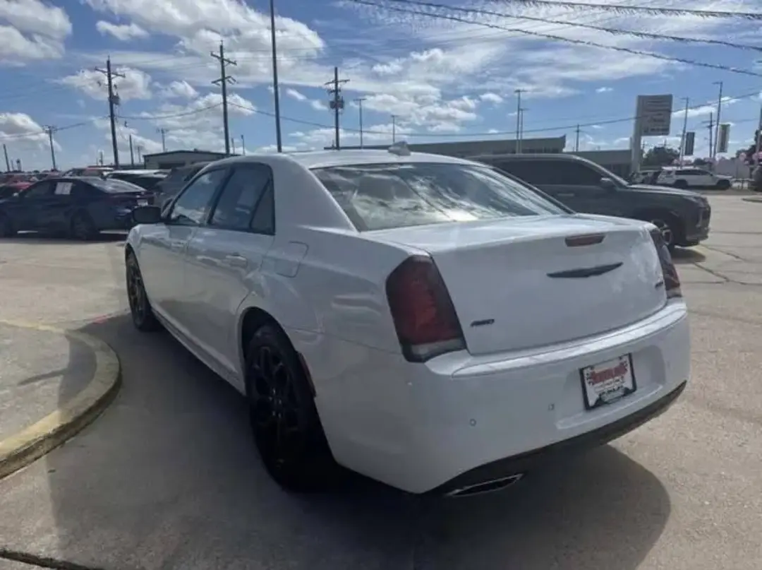 Chrysler 300 Touring gallery photo 3