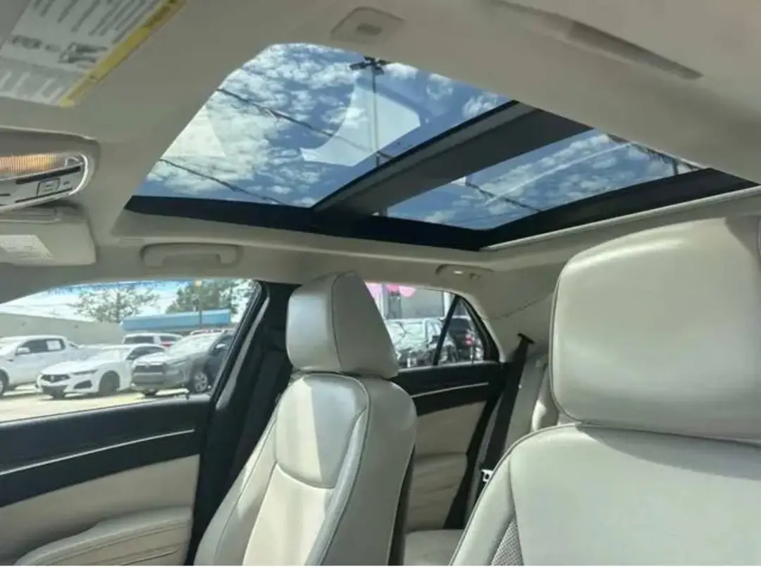 Chrysler 300 Touring gallery photo 6